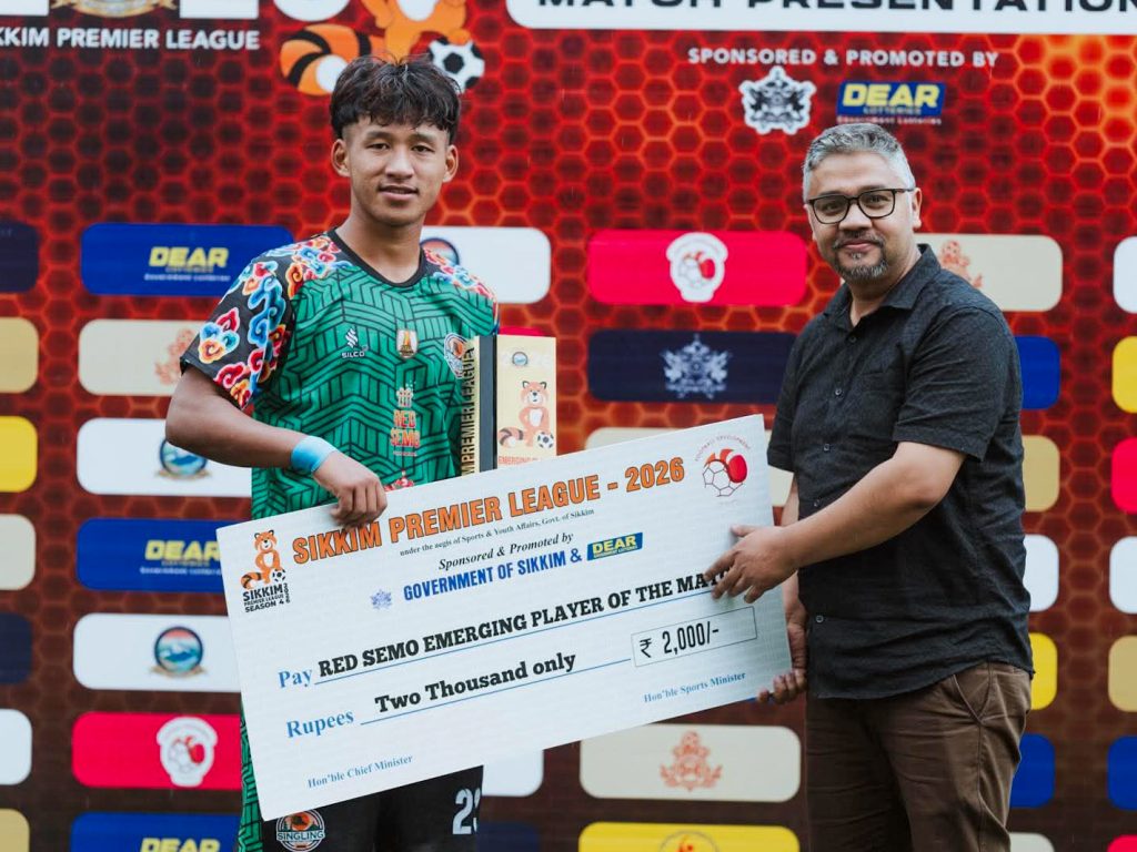 Sammek Hang Limboo, jersey no. 23, played for Singling SC, in U19 category. He won the emerging player title in various match.